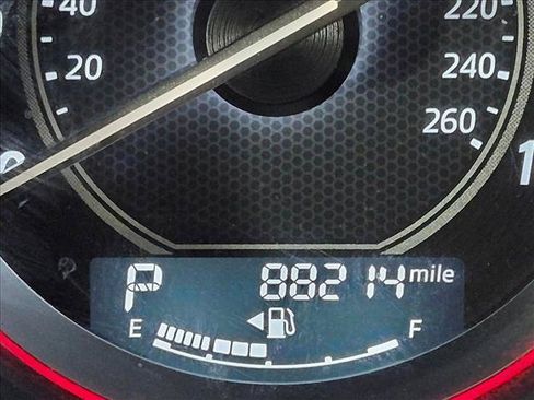 Used 2015 MAZDA MAZDA3 i SV FWD image 11