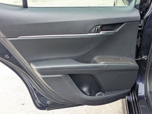 Used 2021 Toyota Camry SE w/ Carpet Mat Package (TMS) image 16