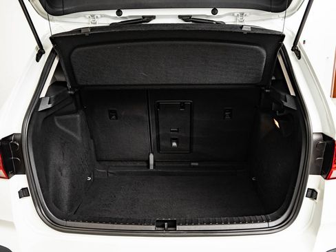 Used 2023 Volkswagen Taos SE w/ Panoramic Sunroof Package FWD image 22