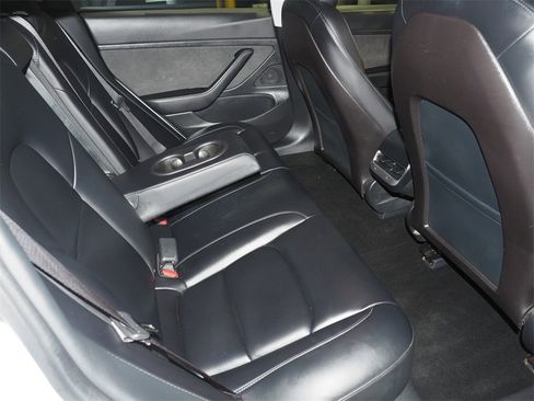 Used 2020 Tesla Model 3 Standard Range Plus image 13