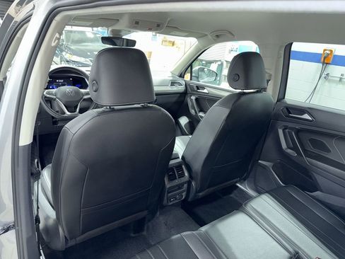 Used 2022 Volkswagen Tiguan SE image 28