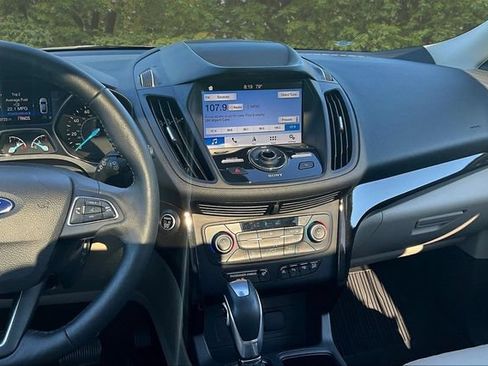 Used 2019 Ford Escape Titanium AWD/4WD image 9