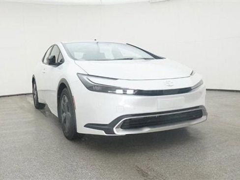 New 2025 Toyota Prius Plug-In Hybrid FWD image 96