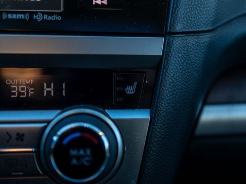 Used 2016 Subaru Outback 2.5i Limited image 12