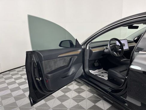 Used 2023 Tesla Model 3 Standard Range RWD image 12