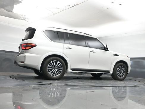 Used 2023 Nissan Armada SL w/ Captain's Chairs Package image 14