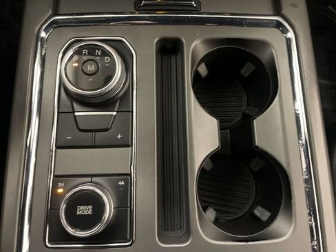 Used 2018 Ford Expedition Max XLT w/ Equipment Group 201A image 9