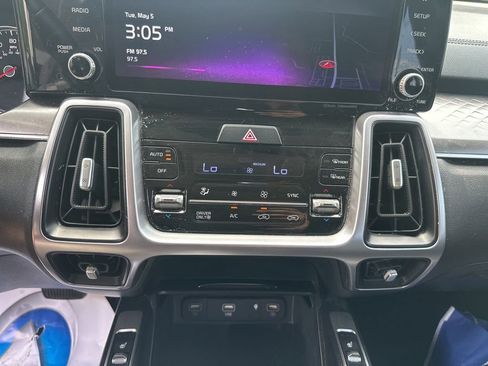 Used 2023 Kia Sorento EX FWD image 28