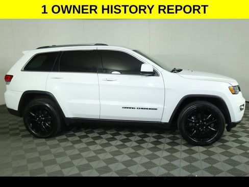 Used 2021 Jeep Grand Cherokee Laredo AWD/4WD image 3