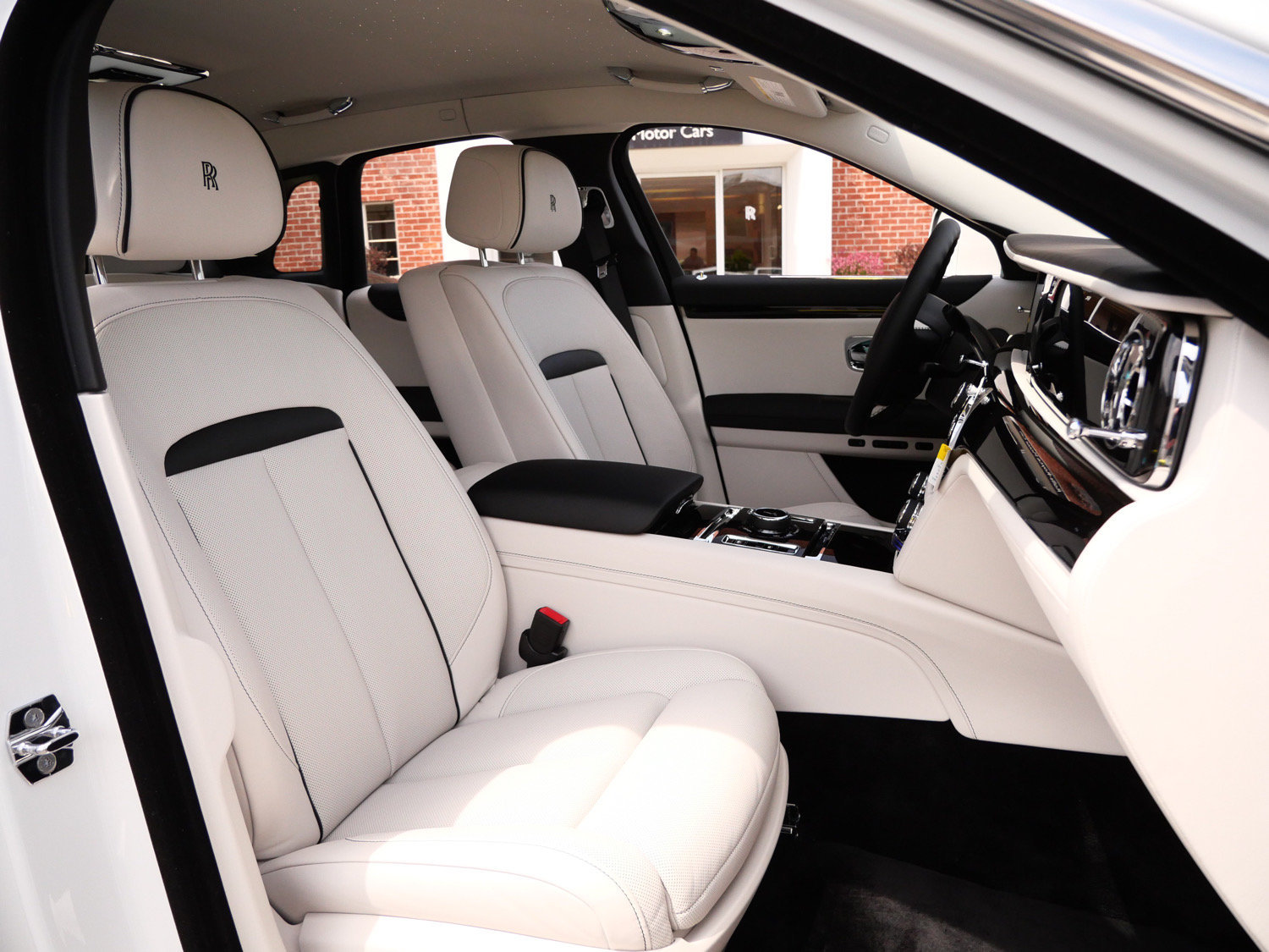 Certified 2025 Rolls-Royce Ghost AWD/4WD image 27