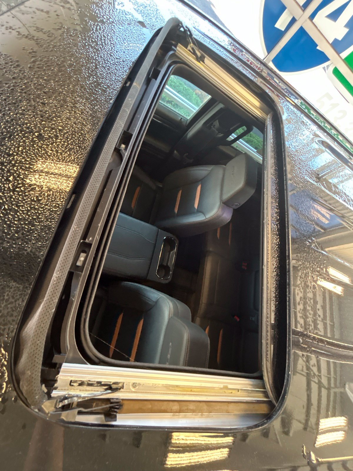 Used 2024 GMC Sierra 1500 AT4 w/ Technology Package AWD/4WD image 30