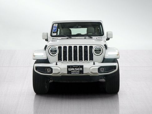 Used 2022 Jeep Wrangler Unlimited Sahara AWD/4WD image 9
