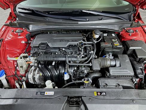 Used 2024 Hyundai Elantra SEL image 9