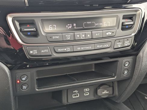 Certified 2025 Honda Ridgeline Black Edition image 26