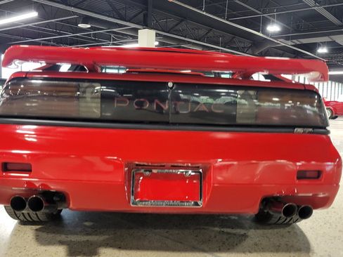 Used 1988 Pontiac Fiero GT RWD image 15