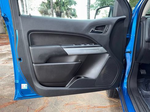 Used 2022 Chevrolet Colorado LT w/ LT Convenience Package AWD/4WD image 20