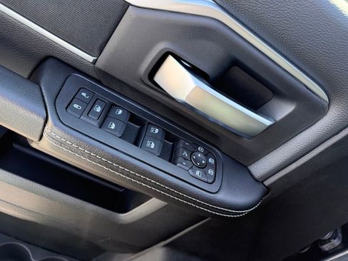 New 2026 RAM 2500 Big Horn AWD/4WD image 12