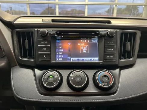 Used 2016 Toyota RAV4 LE AWD/4WD image 20