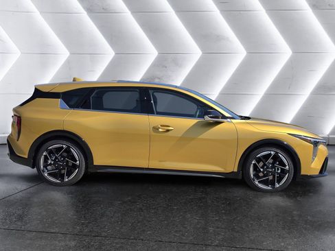 New 2026 Kia K4 GT-Line FWD image 3