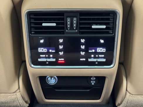 Used 2022 Porsche Cayenne S Platinum w/ Premium Package Plus image 35