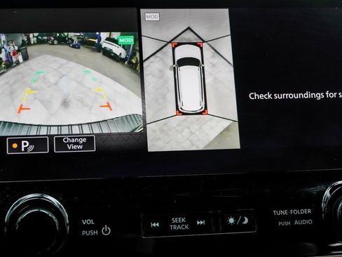 Used 2023 Nissan Armada SL w/ Captain's Chairs Package image 34