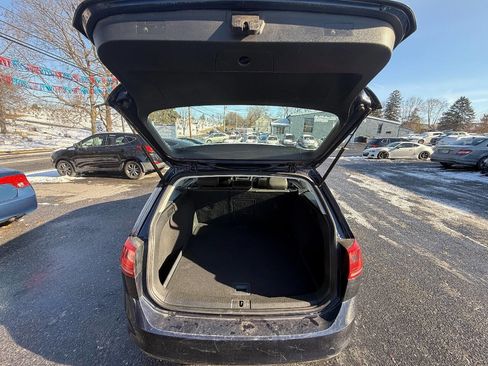 Used 2015 Volkswagen Golf TDI S image 19