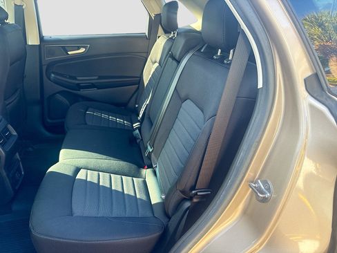 Used 2020 Ford Edge SE image 20