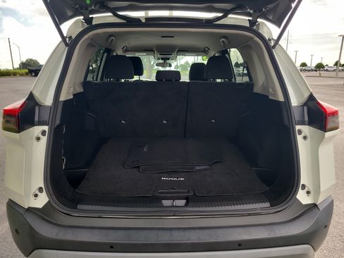 Used 2023 Nissan Rogue SV FWD image 11