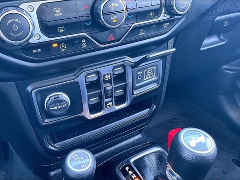 Used 2022 Jeep Wrangler Unlimited Sport AWD/4WD image 32