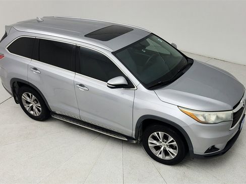 Used 2015 Toyota Highlander XLE image 40