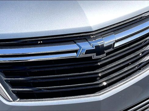Used 2024 Chevrolet Equinox LT FWD image 29