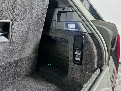 New 2025 Land Rover Range Rover Long Wheelbase SE AWD/4WD image 24