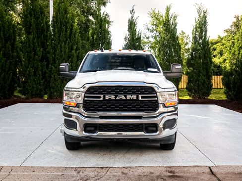 Used 2024 RAM 3500 SLT w/ Quick Order Package 2YG SLT AWD/4WD image 3