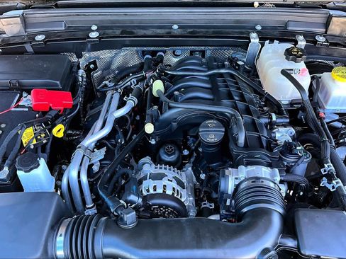 Used 2024 Jeep Gladiator Sport image 64