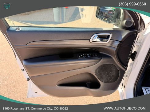 Used 2020 Jeep Grand Cherokee Altitude AWD/4WD image 28