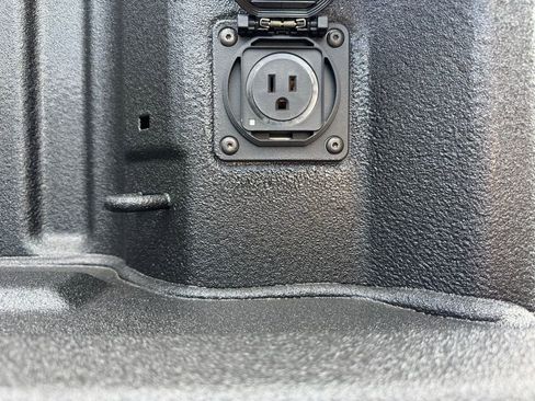 New 2026 Chevrolet Silverado 1500 LTZ w/ LTZ Premium Package image 9