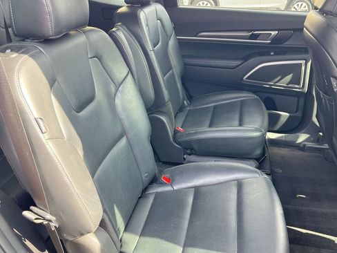 Used 2025 Kia Telluride S FWD image 30