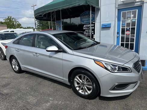 Used 2016 Hyundai Sonata SE FWD image 3