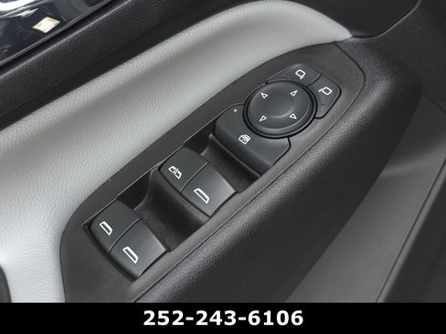 Used 2024 Chevrolet Equinox LS w/ Midnight Edition FWD image 22