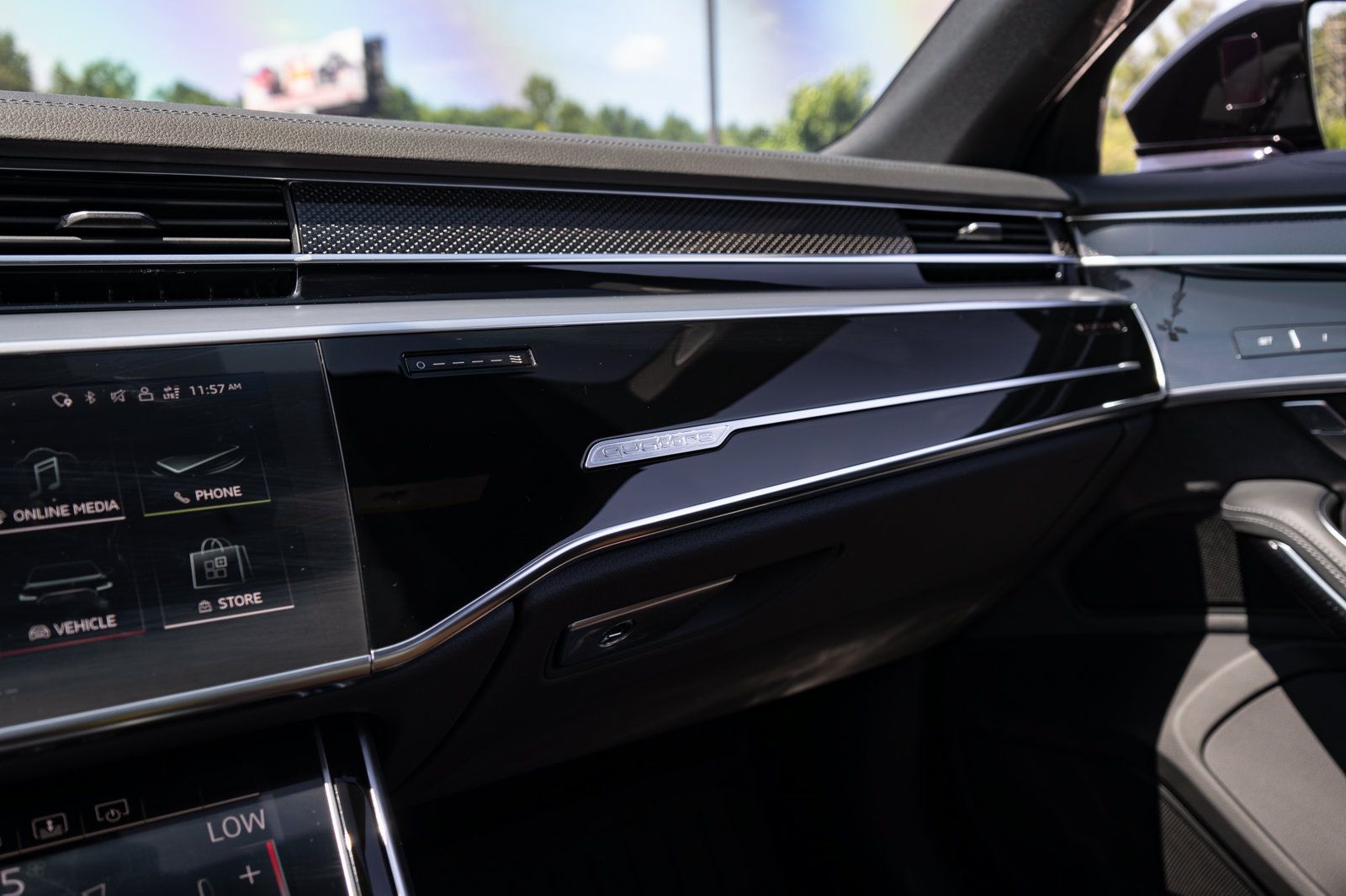 Used 2024 Audi S8 AWD/4WD image 66