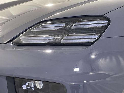 Certified 2026 Porsche Macan 4 Electric AWD/4WD image 15