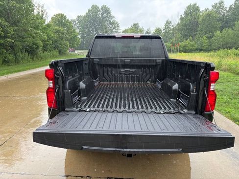 Used 2025 Chevrolet Silverado 1500 LT AWD/4WD image 50