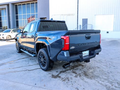 Used 2025 Toyota Tacoma SR5 image 9