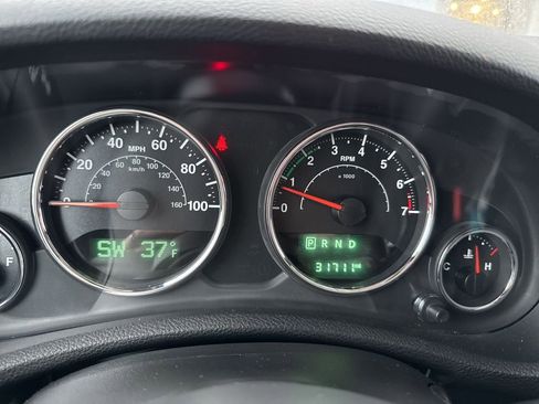 Used 2017 Jeep Wrangler Unlimited Sahara w/ Dual Top Group image 45