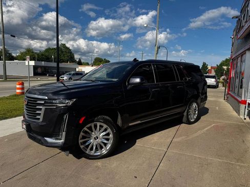 Used 2022 Cadillac Escalade ESV Premium Luxury Platinum AWD/4WD image 5
