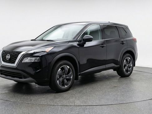 Used 2025 Nissan Rogue SV AWD/4WD image 3