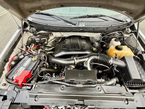 Used 2011 Ford F150 Lariat w/ Lariat Chrome Pkg image 22