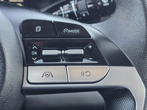 Used 2022 Hyundai Elantra SEL FWD image 31