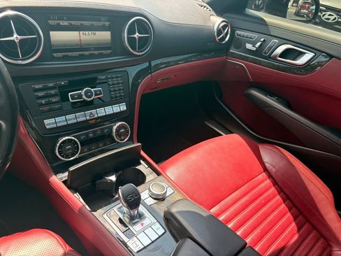 Used 2014 Mercedes-Benz SL 550 w/ Driver Assistance Package image 19
