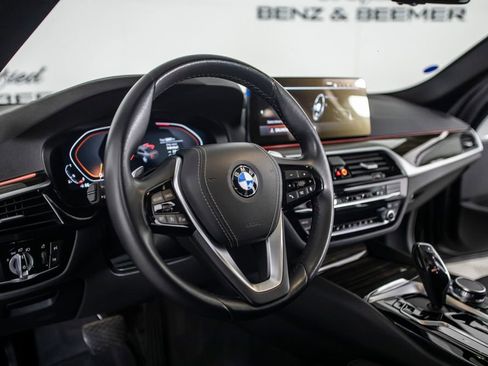Used 2023 BMW 530i w/ Premium Package RWD image 25